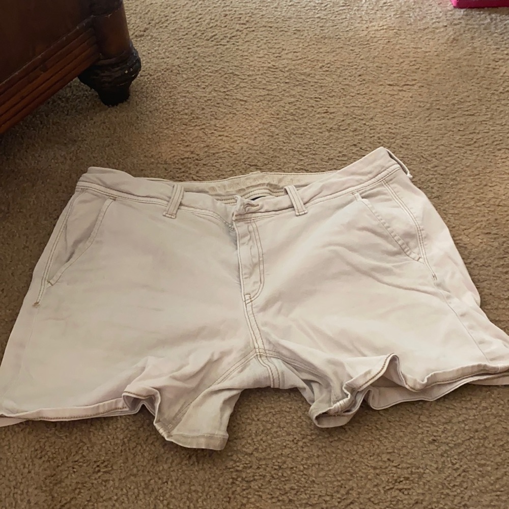 Khaki style shorts